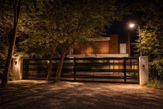 Casa Espaciosa con Quincho, Piscina, Parque y Canchas - 8