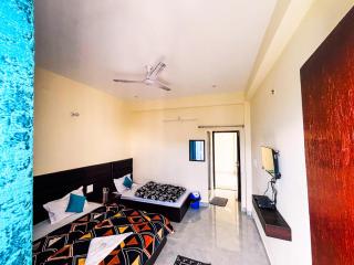 Oak sunlight restaurant & homestay Mussoorie - 7