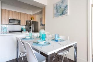 Beachside Luxury Apartment I Free Parking - 6