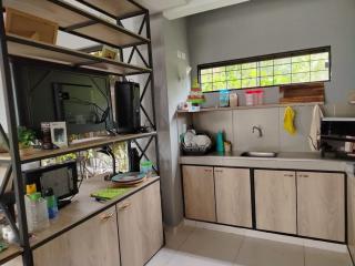 Casa Espaciosa con Quincho, Piscina, Parque y Canchas - 6