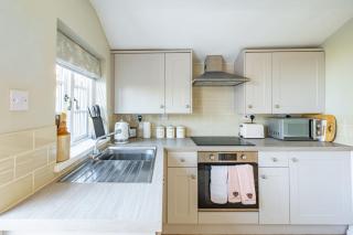 Carpenters Cottage - 4