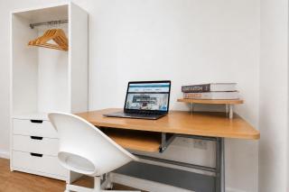 Executive Apartment @ The Hub • City Centre • Free Parking • Fast Wifi • Yoko Property - 1
