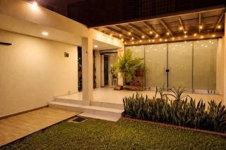 Casa Espaciosa con Quincho, Piscina, Parque y Canchas - 3