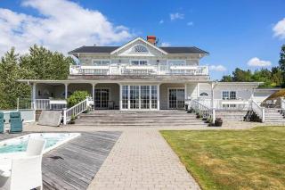 Pentry med sjöutsikt i Villa Forza - 4