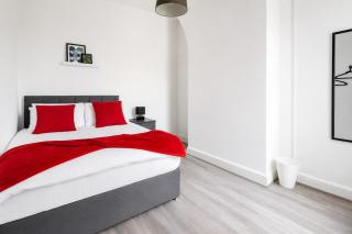 Large Home - Liverpool - Free Wifi & Parking By Hinkley Homes Short Lets & Serviced Accommodation - 8