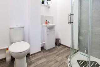 4 Bedroom Contractor Accommodation Chadburn - 2