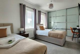 4 Bedrooms w Pool Table House of Four Chimneys - 4