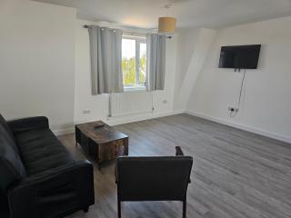 2 Bedroom Central Apartment From Travaal - 2