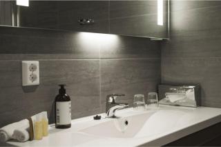 Dr. Holms Hotel - 5