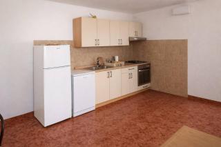 Charming 1st Floor Apartment in Ugljan with Private Terrace - 5