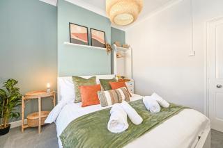 Luxury Central City Centre Townhouse with Garden - 4