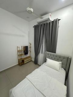 esarahhomestay - 9