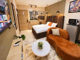 Happy Lodge Shortlets & Suites, Freedom Way, Lekki phase 1 - 9