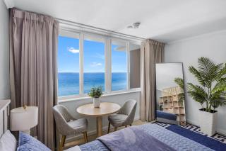 Beachfront Ocean view 2bdrm Stylish Stay - 7