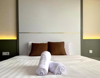SeaView Studio at Pollux Habibie with Gym, Pool and Netflix - 3