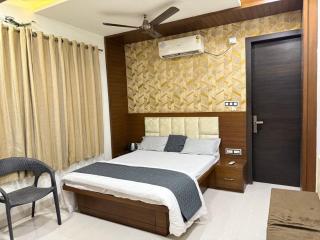 hotel barsana palace - 0