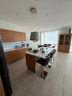 Deluxe 2BR Apartment Near Downtown Reykjavík - 1
