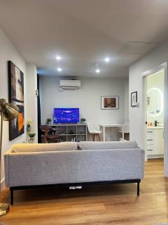 Sunbird Studio #210, Bright Downtown Escape, AC - 3