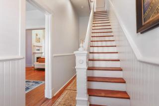 Lovely Victorian Beauty in Heart of Downtown - 4