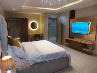 Luxury Oniru Apartment - Prime Location Near Victoria Island - 0