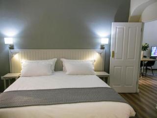 Queen's Residences by BON Hotels - 5