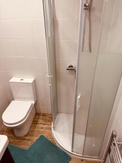 Cozy Ensuite Room at Grand Central Stays - 2
