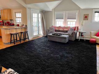 Stay in the Heart of Salem hosted by Erin and Matt - 6