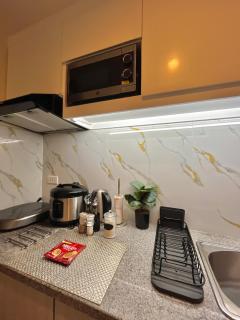 J&J Havenstay Ananda Square - Manila - 7