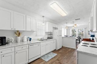 Charming St Andrews Cottage -Bikes, Walk to Marina - 2