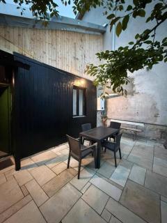 Tbilisi - Apartment - Central Location - Sleeps 2 - 2