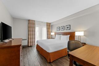 Travelodge Suites by Wyndham Regina - Eastgate Bay - 9