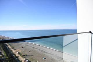 Luxury 1BR Apartment Sea, Park & Promenade - 5
