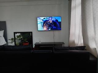 Modern suite at Maboneng with Wi-Fi & SmartTV - 7