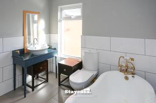 Gateway Abode Near City Centre w Street Parking - Belfast - 7