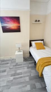 Spacious 4BR House, Garden Retreat, Parking - 7