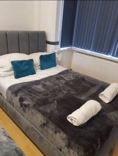 Budget Studio Apartments - 8