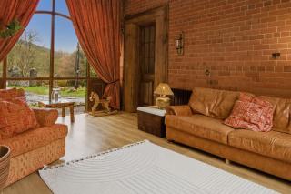 The Archway Suite - 1