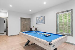 Sleeps 16 Hot Tub Arcade & Resort Amenities - 7