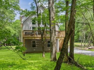 Sleeps 16 Hot Tub Arcade & Resort Amenities - 4