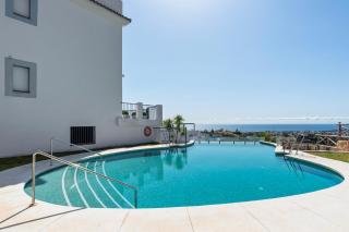 Luxurious Penthouse - View, Roof Terrace, 3BR - 2BA - 1