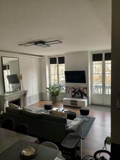 Modern Minimalist Haven - 5