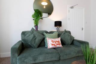 Spacious 3BR • WiFi • Parking • Contractor Stay - 4