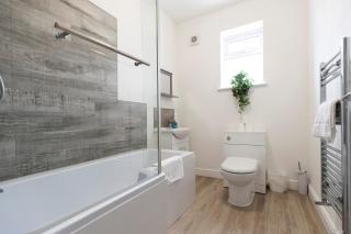 Spacious 2BR Durham Home for Contractors - 5