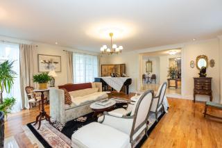 Cozy 1-Bedroom Stay in a Shared Home - 4