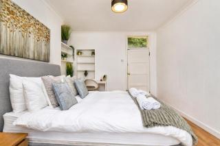Redbrick Garden Apartments - 4