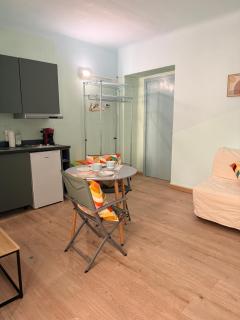 193Gramsci Comfort Apartment 2 plus 2 guests City center location Near ferries and Portovenere bus Flexible space with adjacent unit - 6