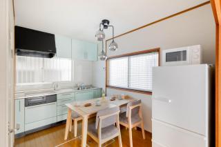 3LDK Entire house for rent 3 bedrooms, 2 toilets, and parking lot! Close to the station, Osaka Castle, and USJ! - 5