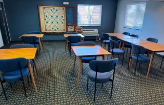 Super 8 by Wyndham Windsor - 2