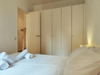 Cute 1 bedroom apt. Super central location. R.K - 5