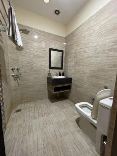 Hotel Oval Hut - 2